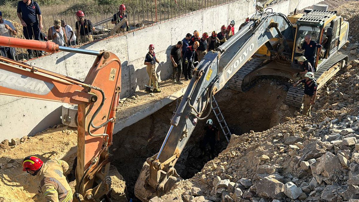 Tuzla’da göçük altında kalan işçiler hayatını kaybetti