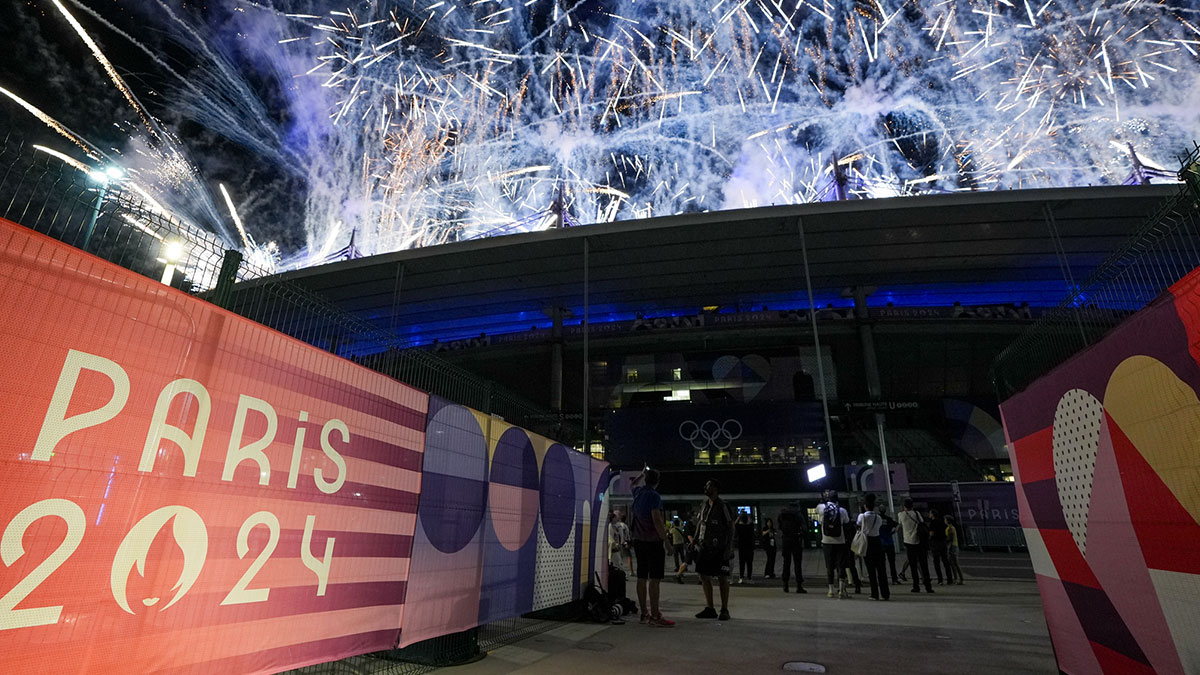 Paris'te olimpiyat ateşi söndü