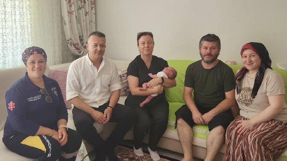 Burhaniye Belediyesi'nden 'Hoş geldin Bebek' ziyareti