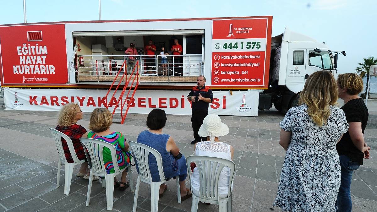 Hedef, afetlere dirençli Karşıyaka