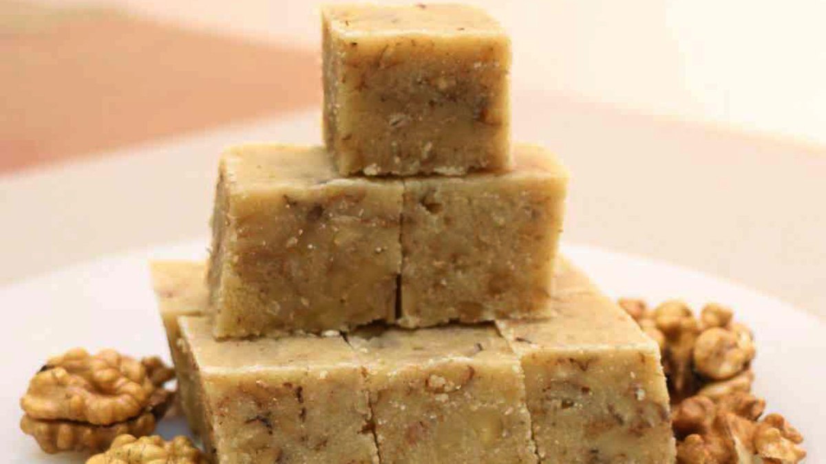 İrmik ve cevizle yapılıyor, kahvaltının yıldızı oluyor! Bir çatal alan elinden bırakamıyor işte ceviz ezmesi tarifi