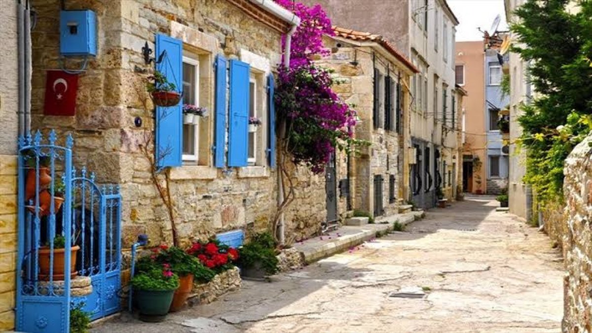 İzmir’in en ucuz ilçesi! Kuşadası’na rakip, akın akın gidiyorlar