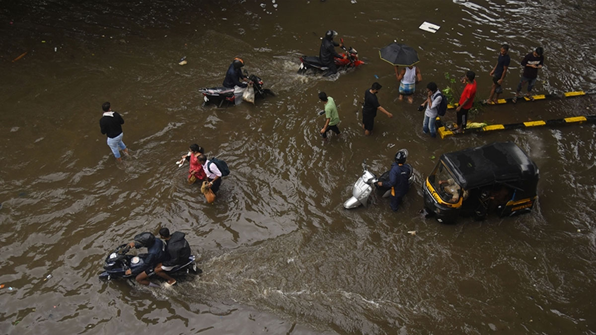 Hindistan'ın kuzeyinde aşırı yağışlar nedeniyle 20 kişi öldü