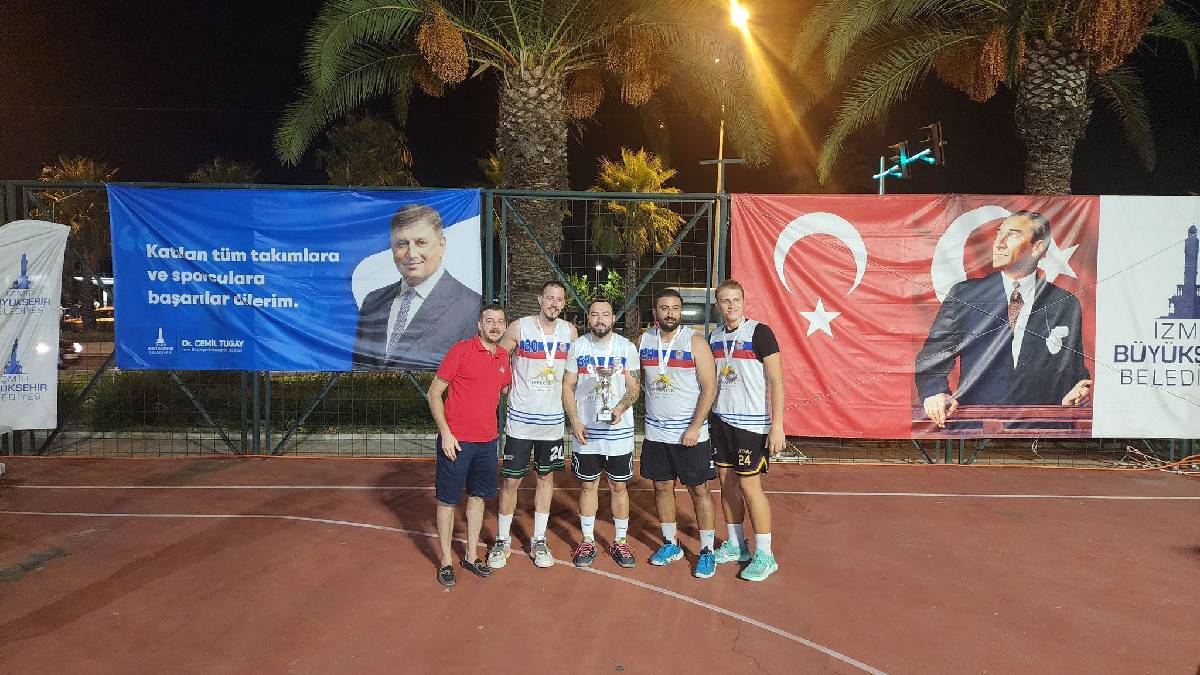 Sokak basketbolu heyecanı Göztepe'de devam etti