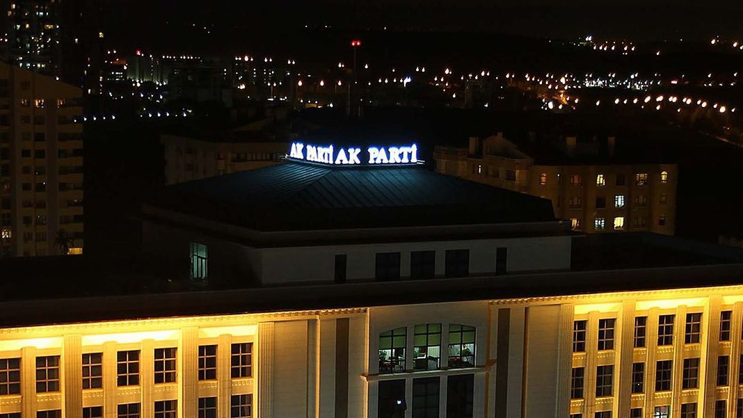 Erdoğan kararı verdi: AK Parti'de il başkanı değişti