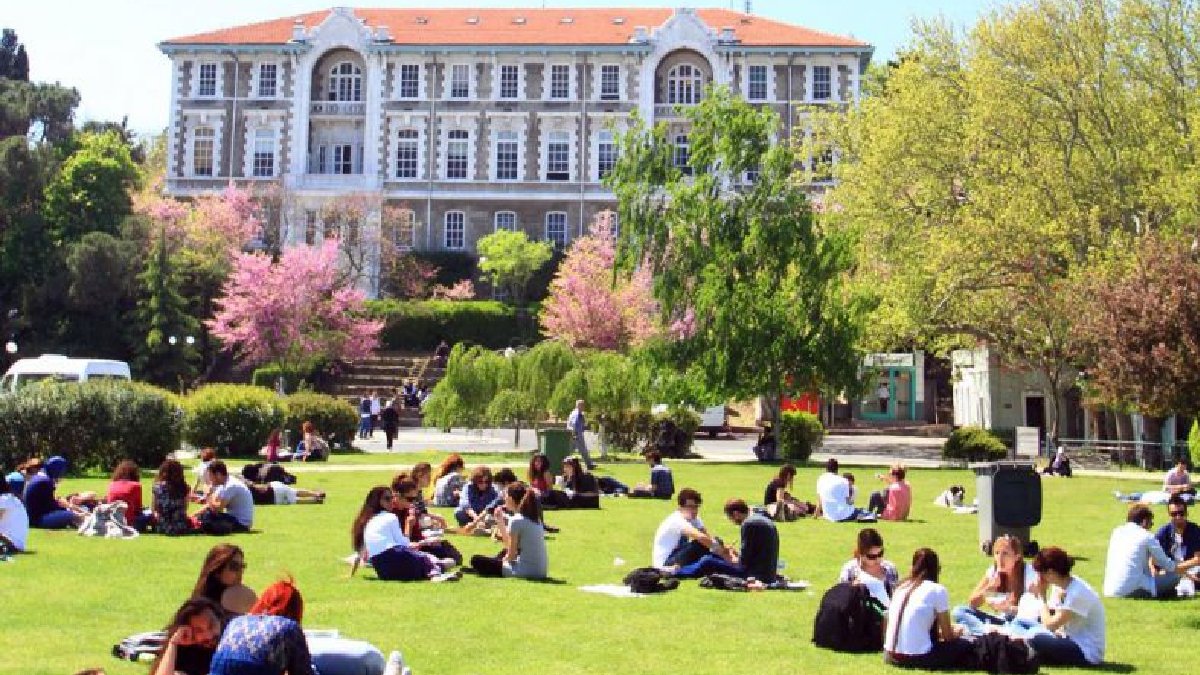 Üniversite öğrencilerini bekleyen barınma sorunu: Devlet yurtları yetersiz, özel yurtlar pahalı