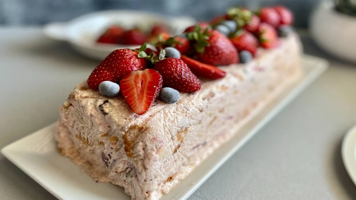 Evde çilekler bozuluyorsa böyle değerlendirin! 10 dakikada dondurma tadında yaz tatlısı: Yiyen bayılıyor