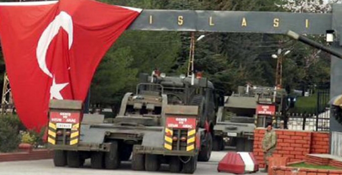 Zırhlı ekipler Gaziantep sınırına konuşlandırıldı