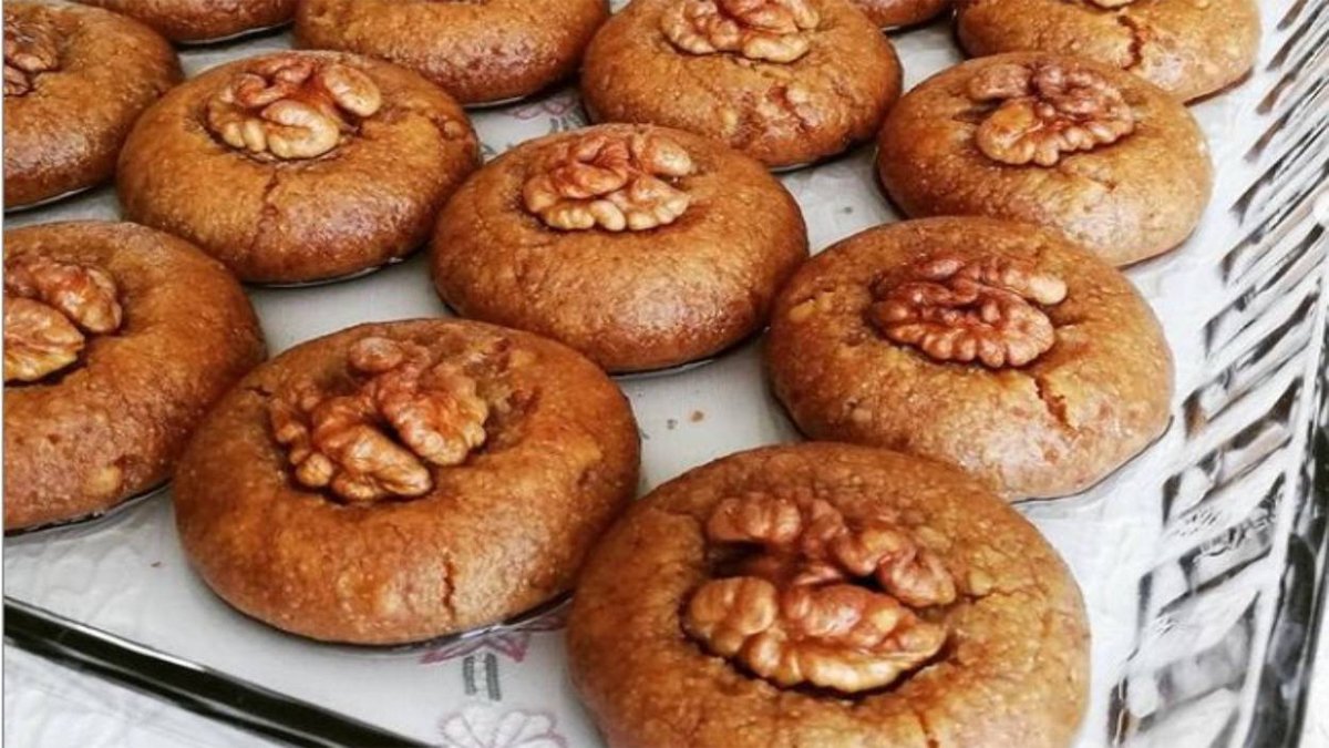 İrmikli tatlıların en güzeli! Eşiniz bu benim tatlım olsun diyecek: İşte cevizli irmik tatlısı tarifi