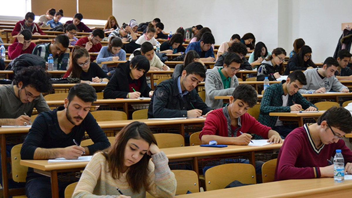 3 milyon öğrenci üniversiteyi bıraktı: "İktidarın göz boyamaya yönelik eğitim politikasının sonuçları ağır oldu"