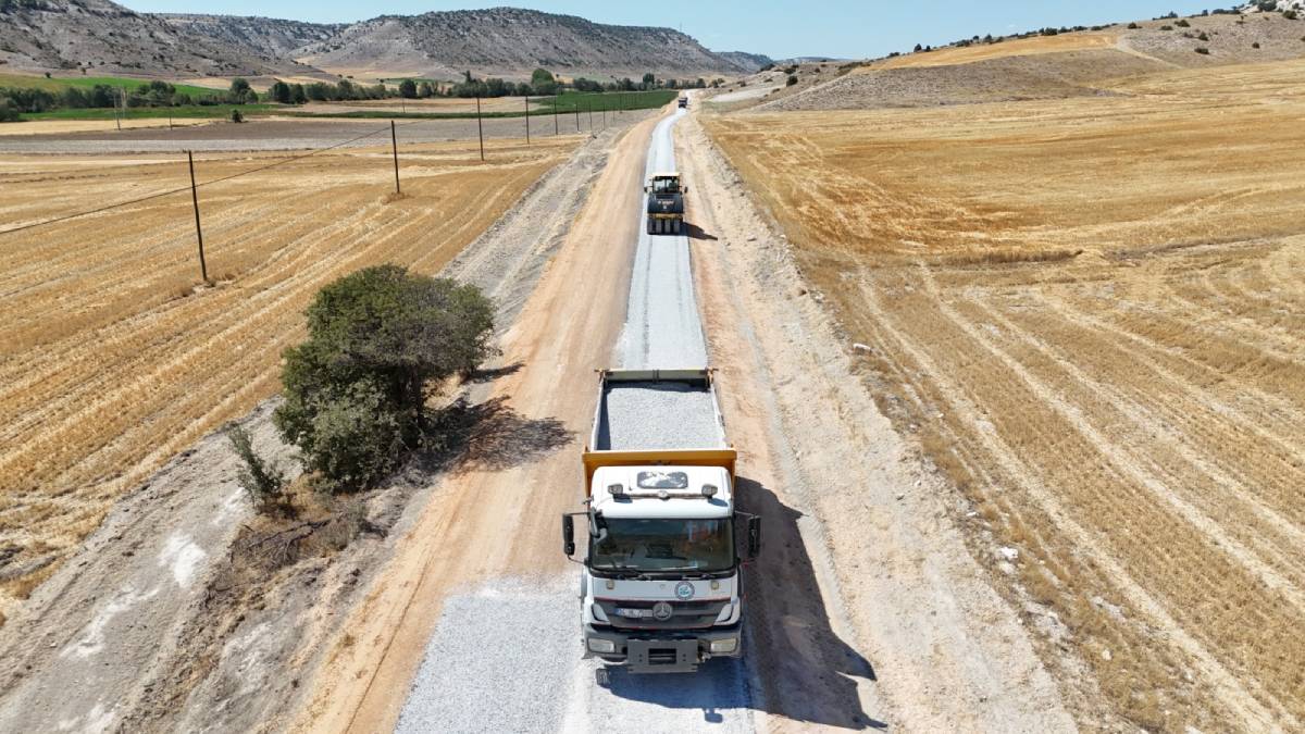 Büğdüz ve Özdenk Mahalle yolunda yoğun çalışma