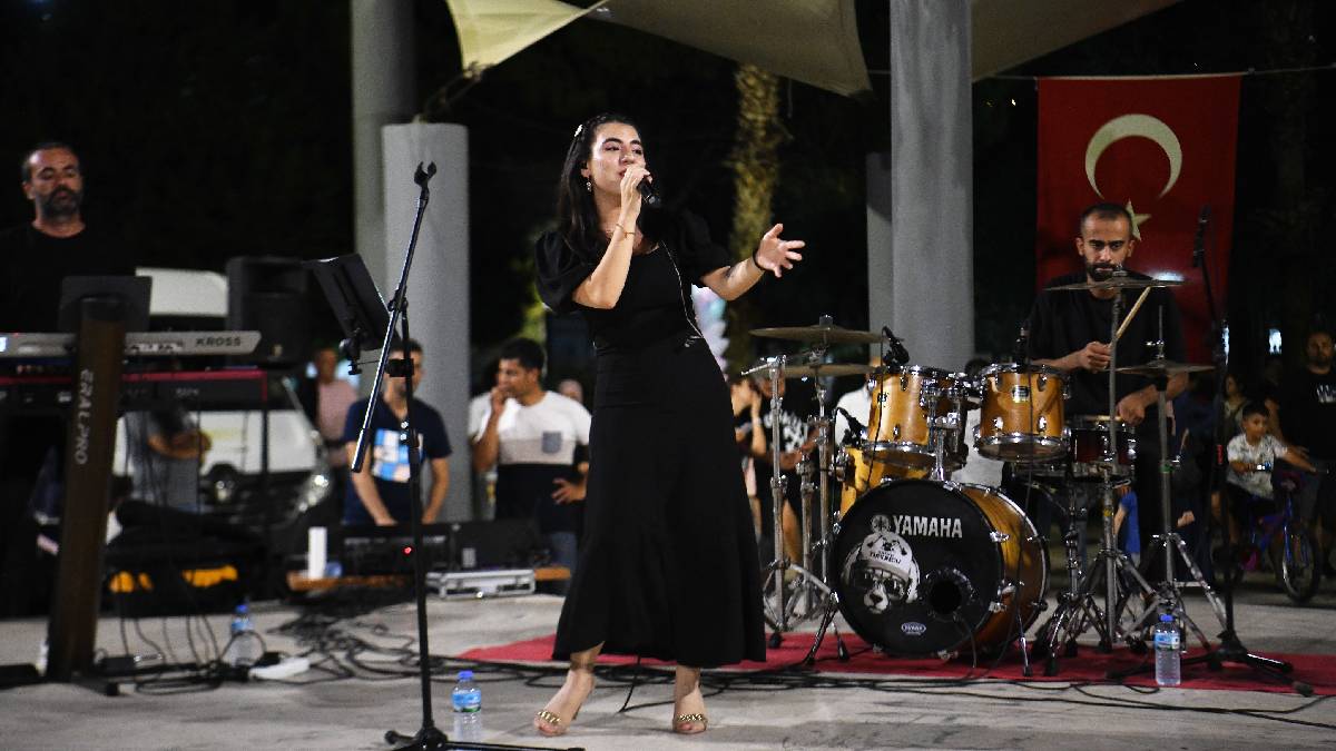 Çamdibi Atatürk Parkı'nda yaz konseri