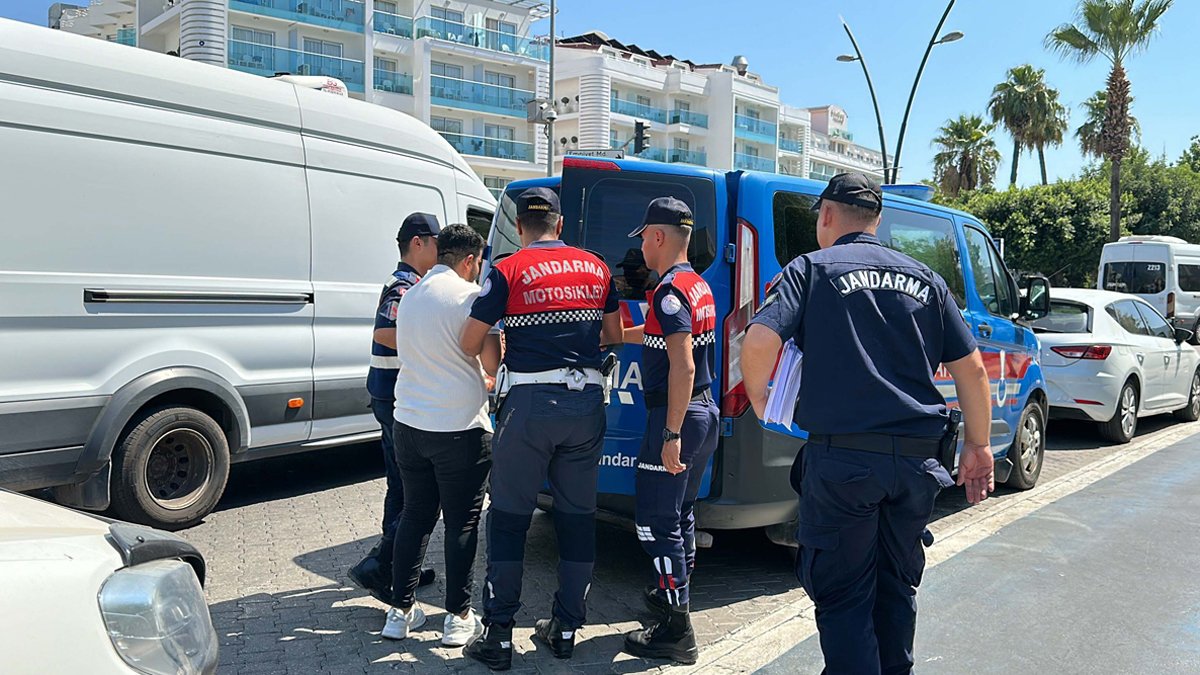 27 yıl hapis cezasıyla aranıyordu: Yakalanmamak için cinsiyet ve isim değiştirdiği ortaya çıktı