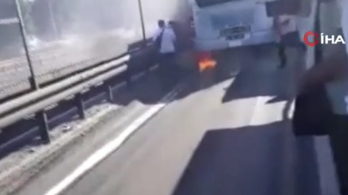 Metrobüste yangın paniği!