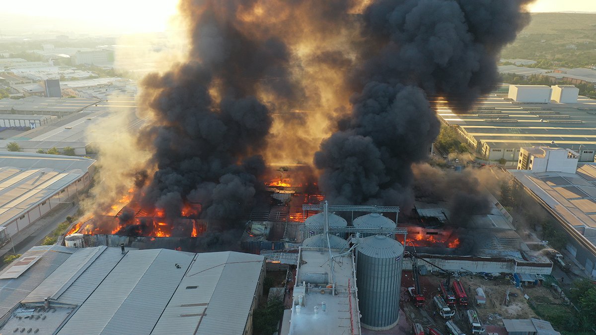 Gaziantep’te halı fabrikasında yangın