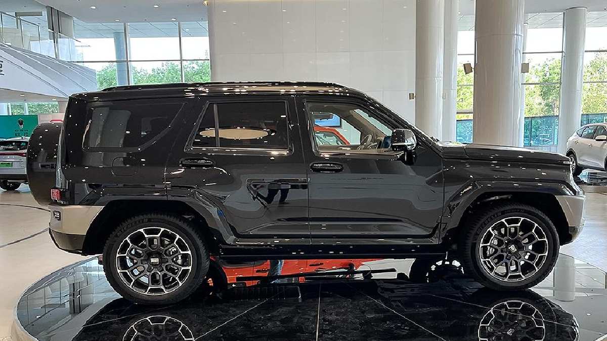 Bu arazi canavarı sosyal medyayı salladı! Land Rover, Mercedes yerine onu alın: Öyle özellikleri var ki hem daha ucuz hem de...