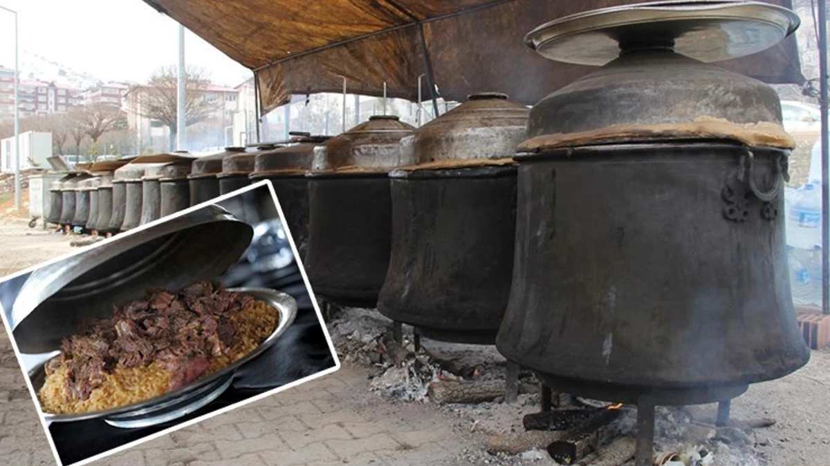 500 yıldır yapılıyor, pişmesi saatler alıyor! Kokusunu duyan acıkıyor, dünyanın en uzun pişen yemeği oluyor