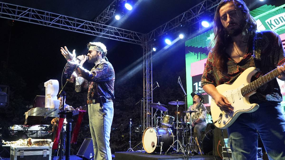 Retrobüs, Çim Konserleri’nde eğlenceyi doruğa çıkardı