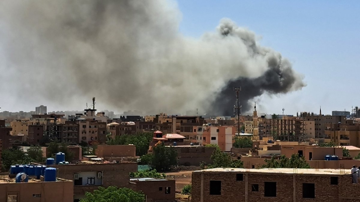 Sudanlı yetkililer insani yardım için sınır kapısını üç aylığına açtı