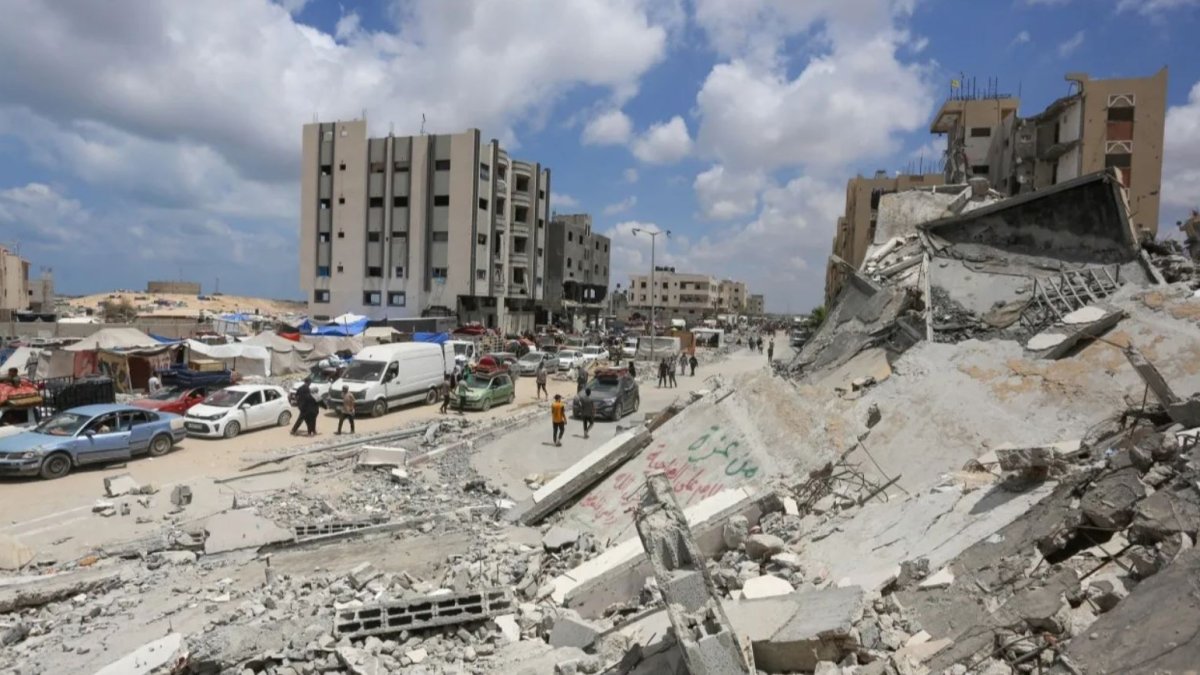 İsrail Gazzelilerin El-Mevasi'den çıkmalarını istedi