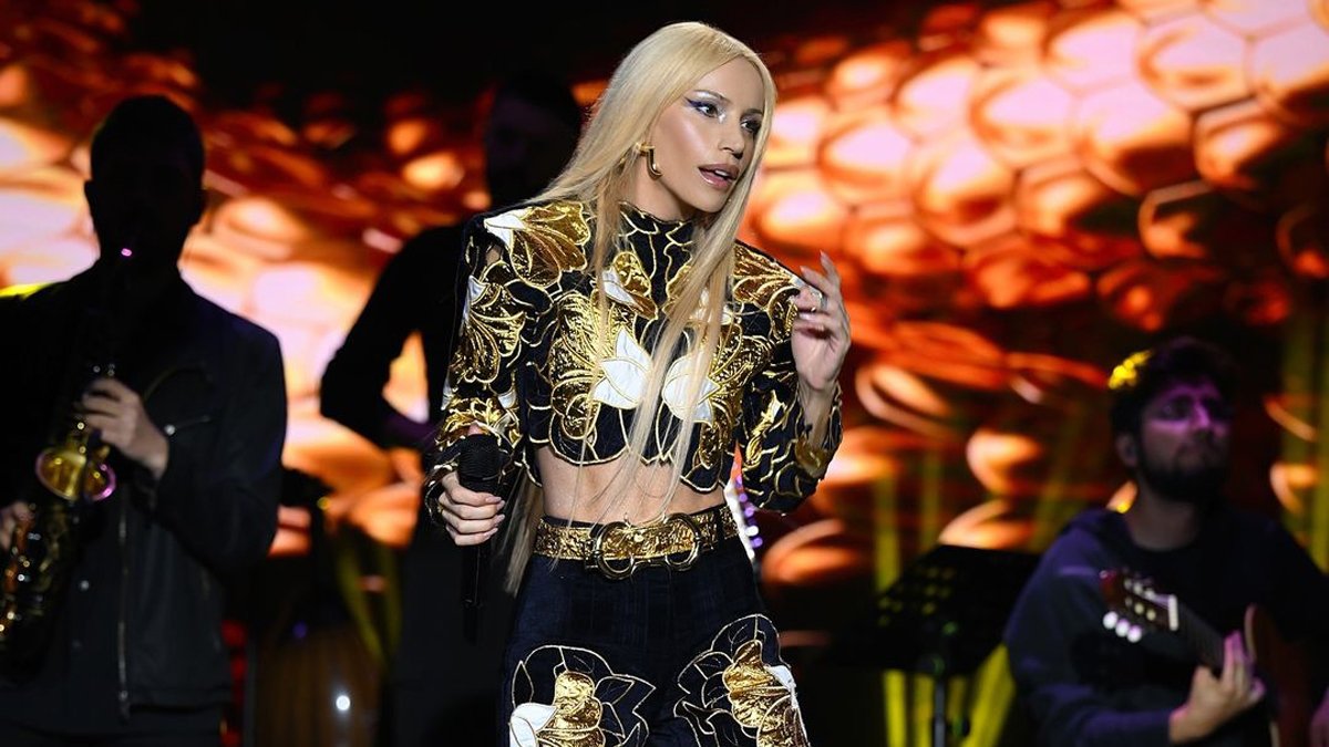 Gülşen İzmir konserini erteledi