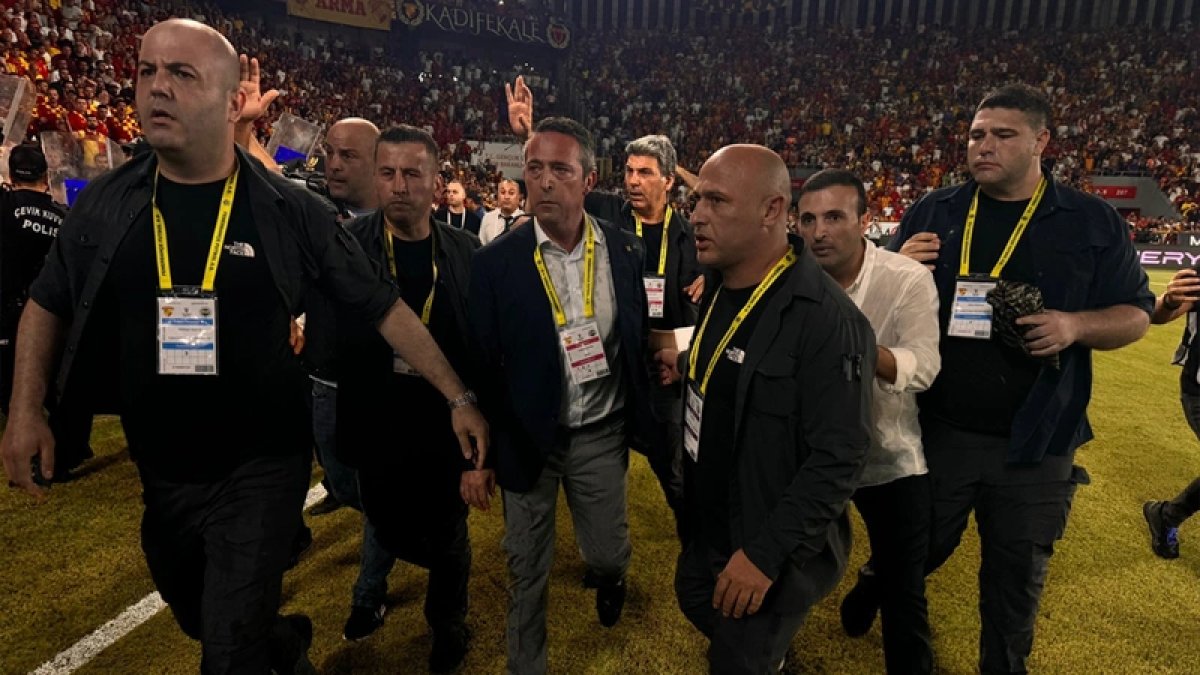 Fenerbahçe Başkanı Ali Koç'a İzmir'de saldırı!