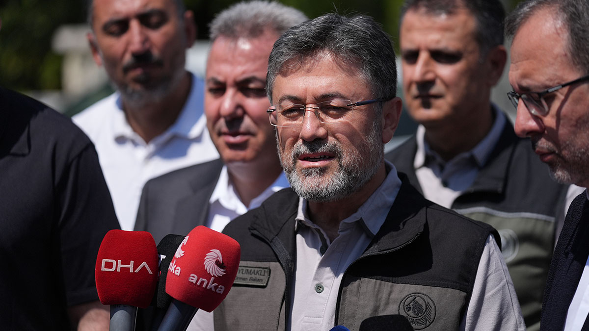 Bakan Yumaklı: 4 gün içinde 247 yangından 241'i kontrol altına alındı