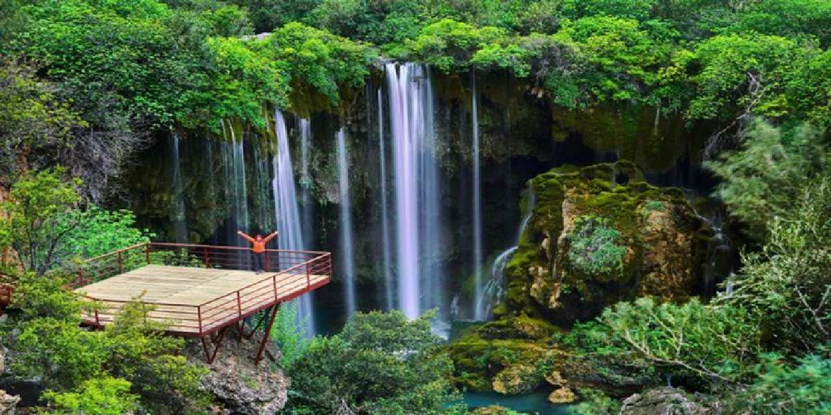 30 metre yüksekliğinde devasa güzellik! Görüntüsü nefes kesiyor, serinlemek isteyen Amazon'un Türkiye'deki izi