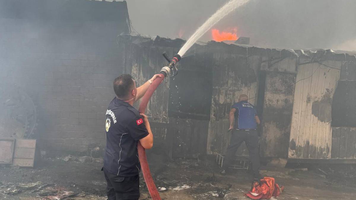 İzmir İtfaiyesi 4 günde 249 yangına müdahale etti