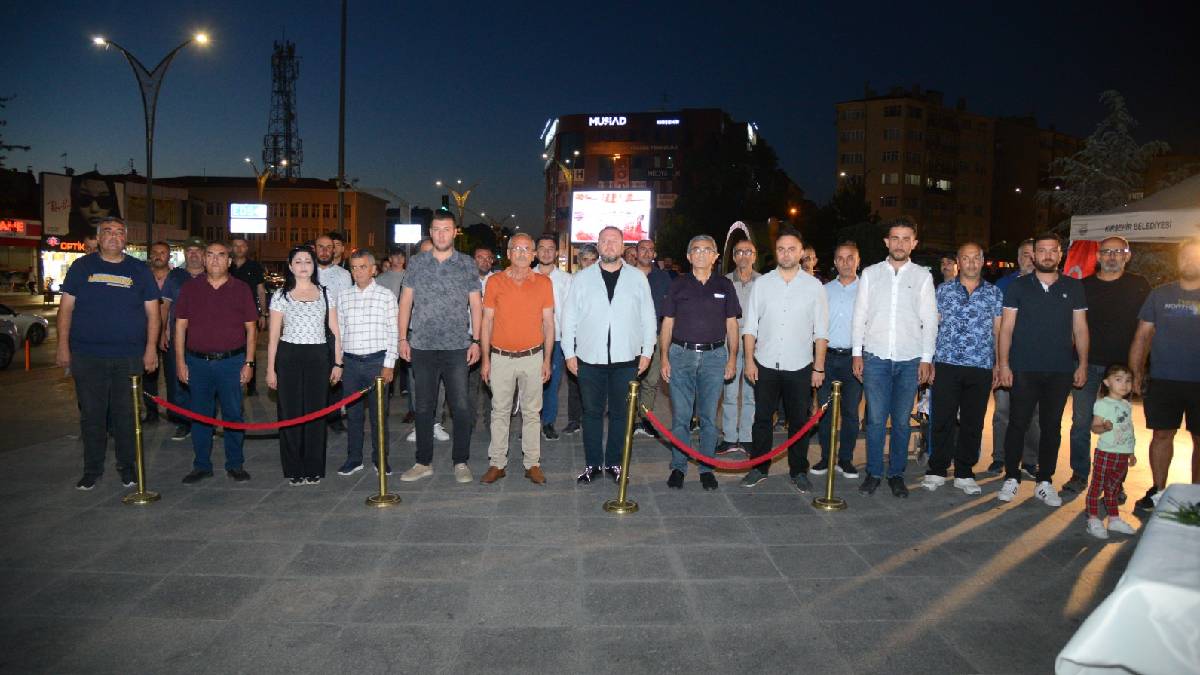 Marmara depreminde hayatını kaybedenler anıldı