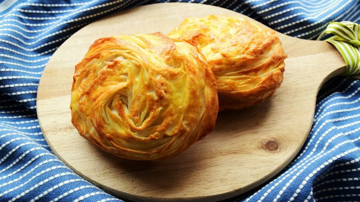 Böyle yapıldığında beğenme rekorları kıran börek tarifi: 40 yıllık börekçiye bile tarif sorduruyor!