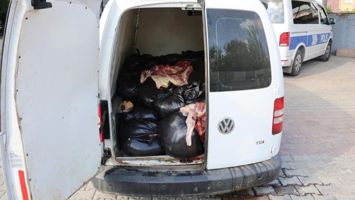 Adana'da 1.5 ton at ve eşek eti yakalandı: "Akrabalarıma dağıtacaktım"
