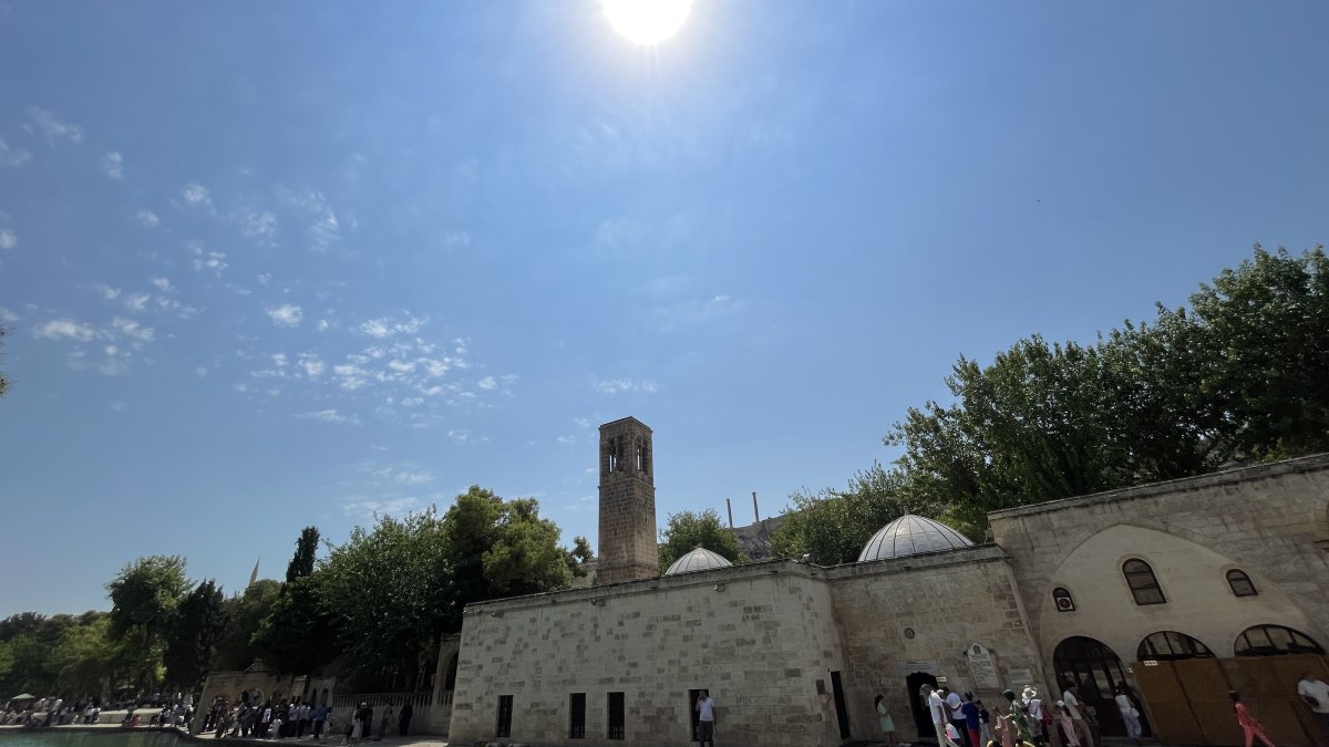 Rekor üstüne rekor: Şanlıurfa'da termometreler 48 dereceyi gördü
