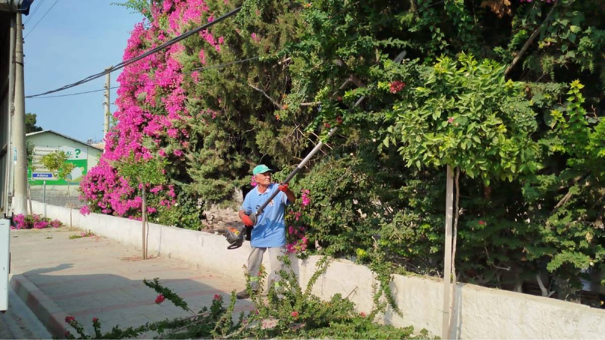Yumurtalık Belediye Başkanı Erdinç Altıok, ilçe halkının huzuru, güvenliği ve sağlığı için ince eleyip sık dokuyor