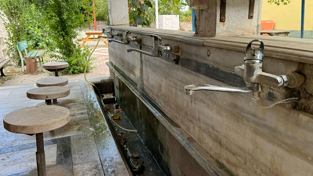 Şifalı olduğuna inanılan su kaynağı, ziyaretçi akını sonrası kurudu! Suda yapılan tahliller şoke etti, meğer...