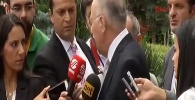 Gazeteci'den İhsanoğlu'na: Madem konuşmayacaktın niye çıktın
