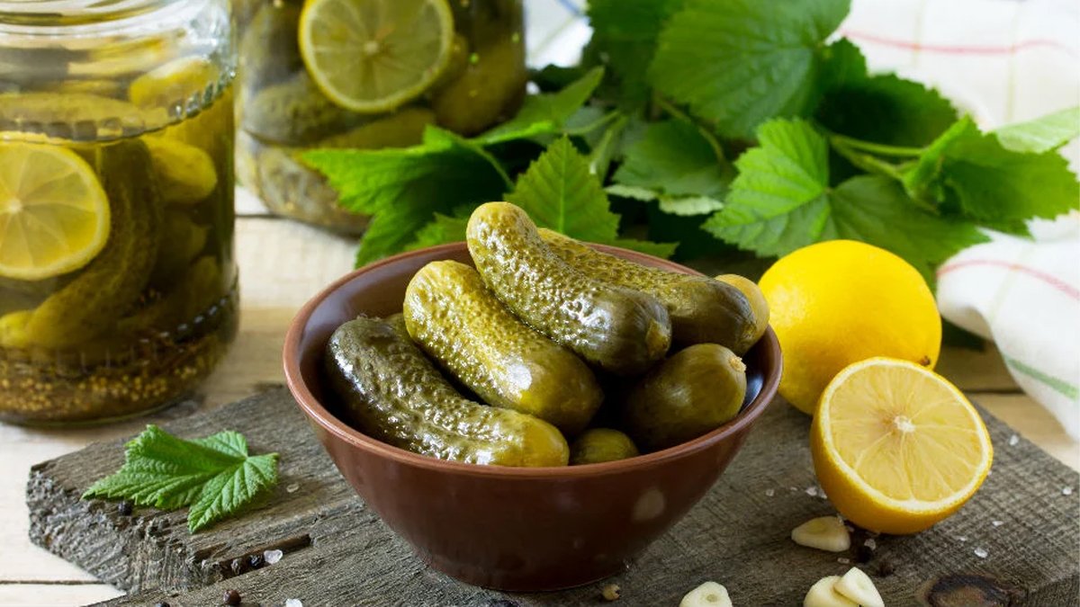 Kaynar suyla kütür kütür turşu tarifi! Aylarca beklemeye gerek yok: Bir hafta sonra yemeye hazır oluyor