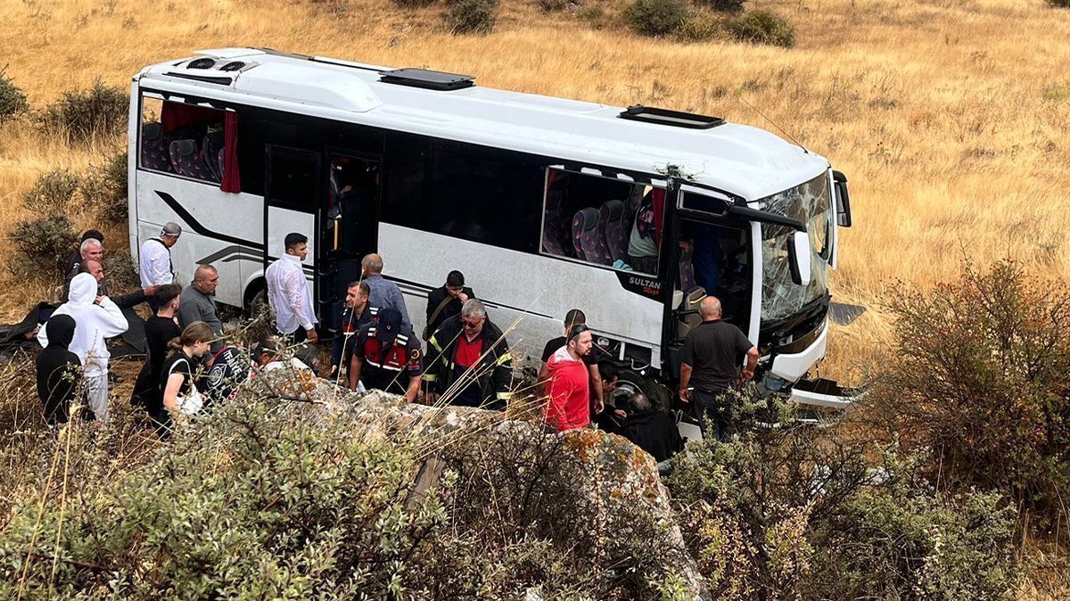 Düğün yolunda facia! 29 yaralı var!