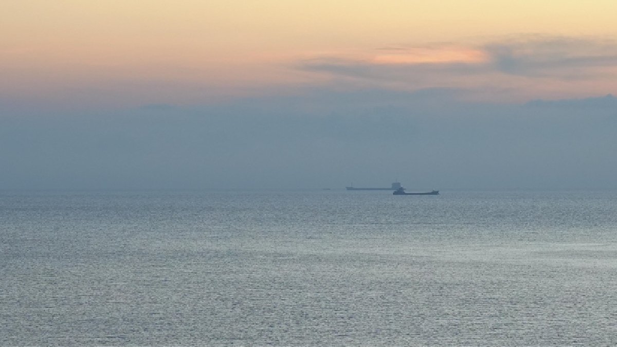 Güney Çin Denizi'nde tehlikeli karşılaşma! Çin gemisi Filipinler gemisine çarptı