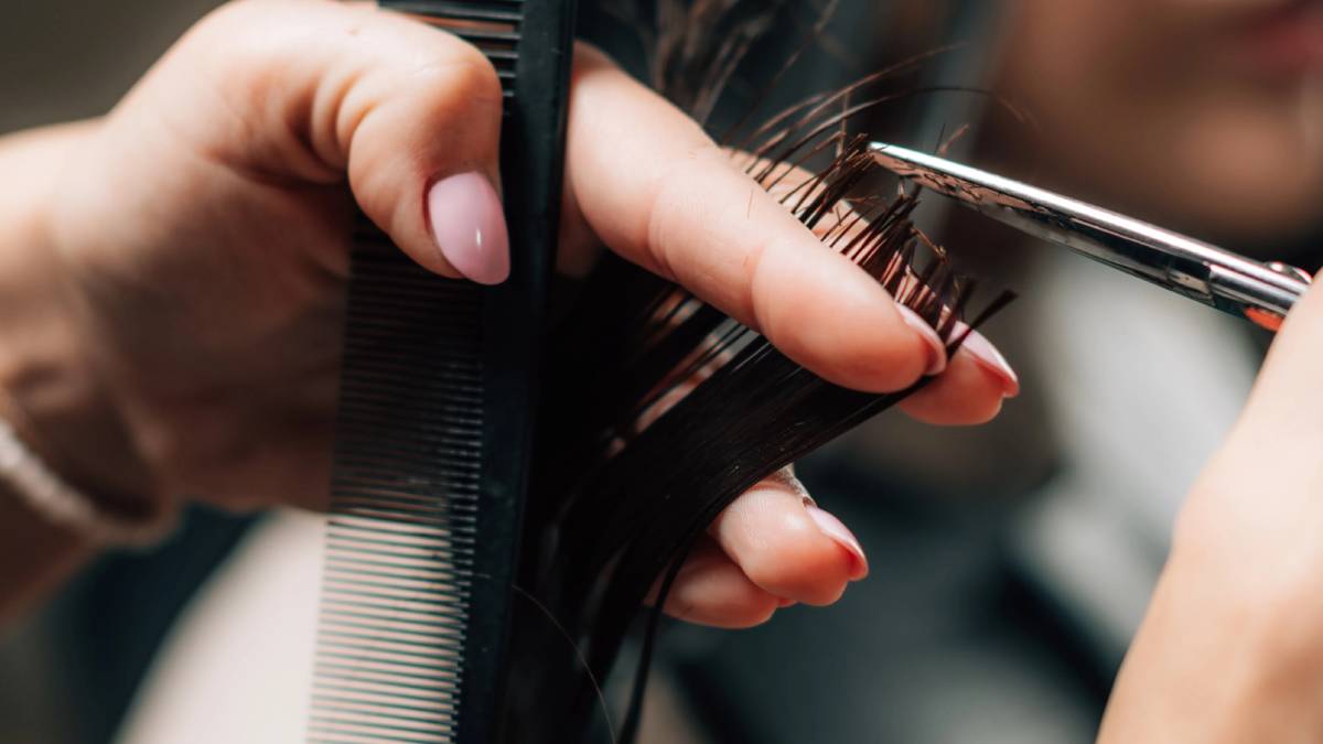 Berberler pazar günü kapalı, kadın kuaförleri ve güzellik salonları açık kalacak