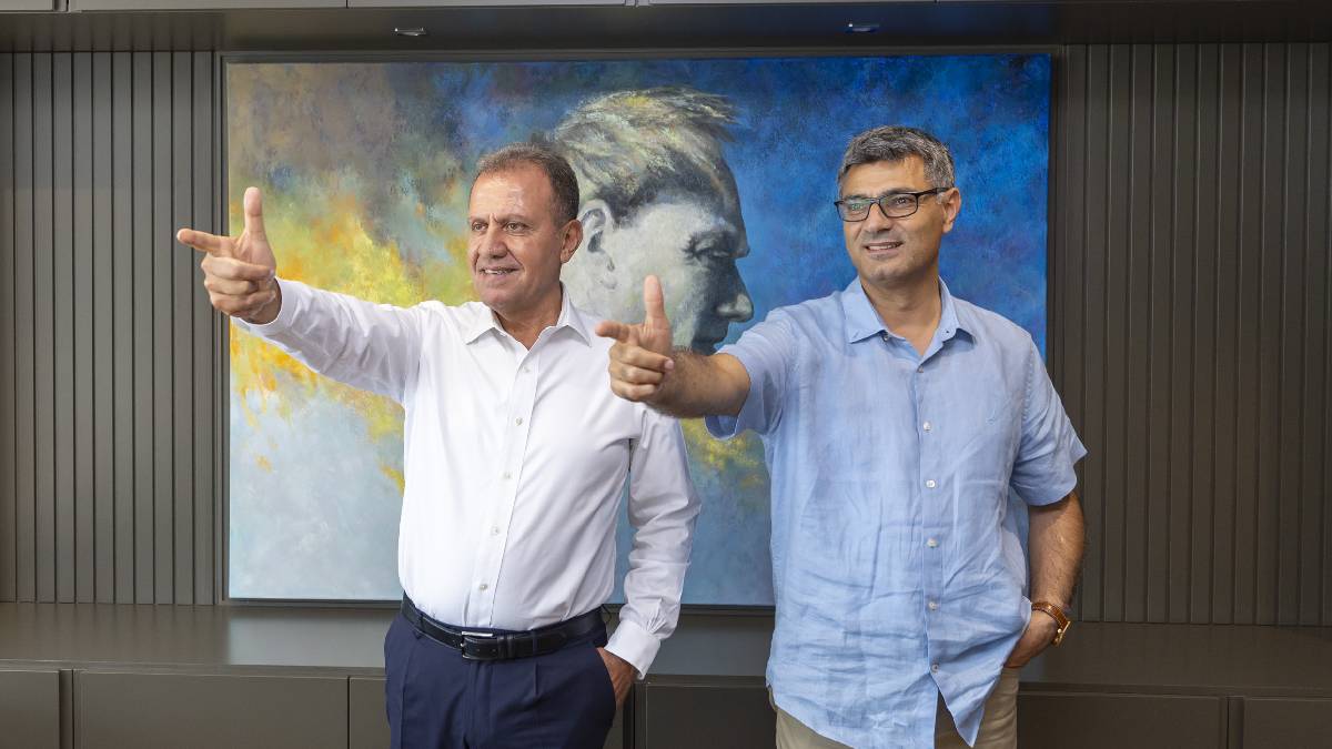 Dikeç Ve Başkan Seçer, dünyanın konuştuğu ikonik pozu birlikte verdi