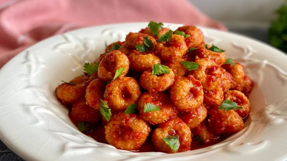 Adana'nın meşhur sarımsaklı köftesi! En az kebabı kadar meşhur, pişirirken değil ağızda dağılıyor