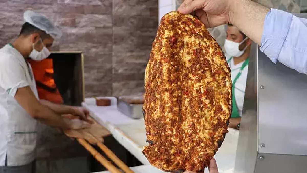 40 yıllık ustası işin sırrını açıkladı! Gerçek lahmacunda olmazsa olmaz! Mutlaka ekleyin