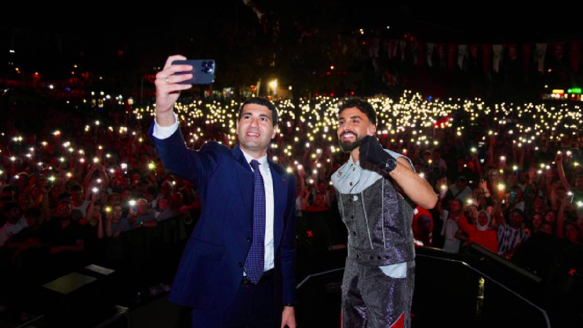 Avcılar Büyük Zaferi Sefo konseri ile kutladı