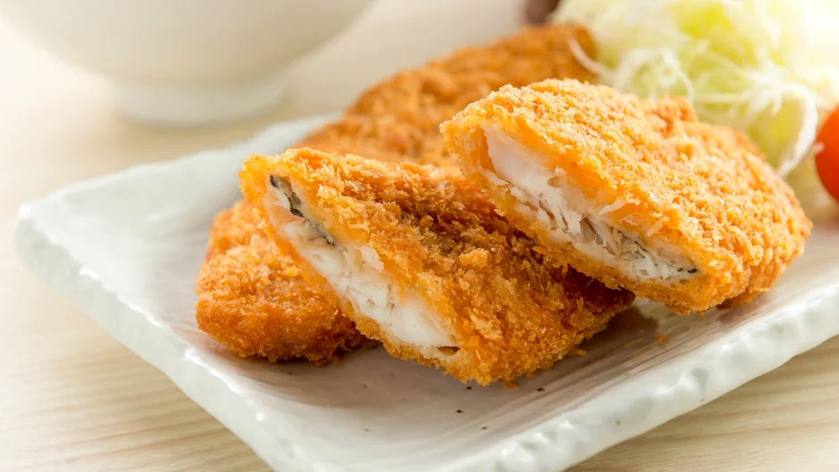 Balık yemeyen çocuklar parmaklarını yiyecek! Balığı bir de böyle deneyin, işte balık pane tarifi