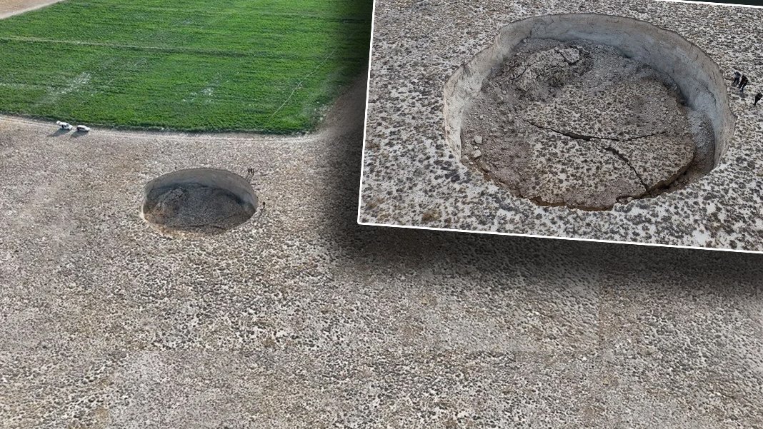 Bir günde iki devasa obruk: Tam 100 metre çapında 10 metre derinliğinde