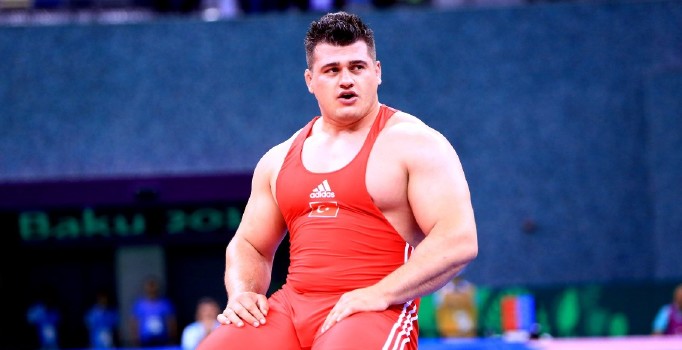 Rıza Kayaalp yarı finale yükseldi