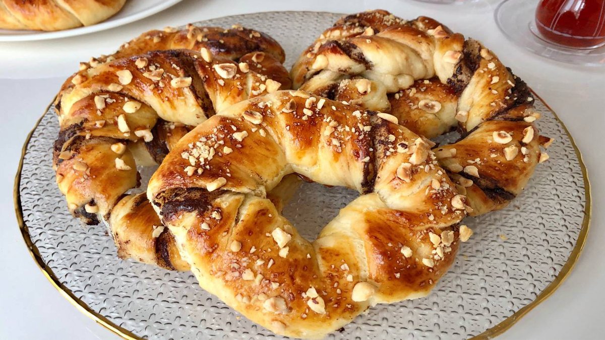 Kokusu yetiyor, lezzeti büyülüyor! İşte evde deneyenin vazgeçemediği tel tel çikolatalı açma tarifi