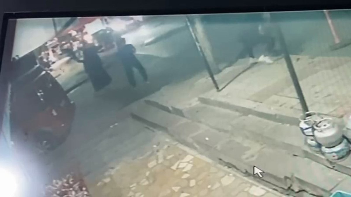 Sultangazi'de kanlı soygun: 1 kilo altınla kayıplara karıştılar