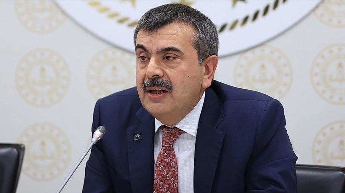 Haftalık ders saatleri azaltılacak mı? Bakan Tekin açıkladı